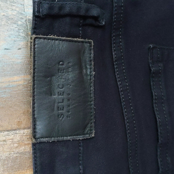 Selected / Femme Jeans Mid Waist Black Denim Shorts - 8 US / 38 EUR - Picture 5 of 6